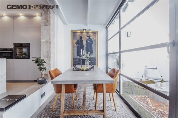 柜貓輕奢定制加盟，會(huì)為經(jīng)銷商提供哪些服務(wù)？